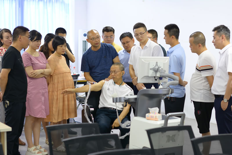 綿陽(yáng)市、江油市醫(yī)療領(lǐng)航者蒞臨我司，共繪健康未來新篇章！3.jpg