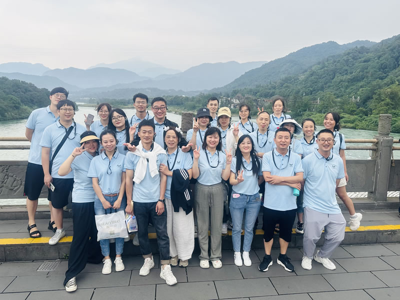 綿陽市先鋒醫(yī)療器械有限公司團(tuán)建之旅：共赴都江堰，凝聚先鋒之魂3.jpg